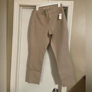 Old Navy size 10 pixie pant in khaki. Brand new with tags.